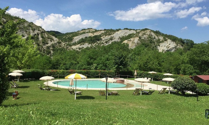 Apecchio Villa | Belvilla by OYO Rosa Cremisi