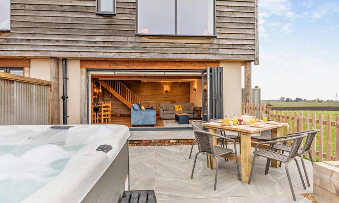 Wisbech House | Benedict Barn