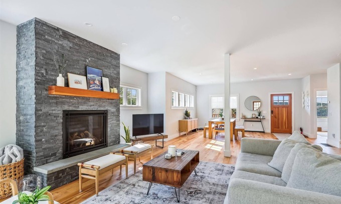 Stowe Area House | Benjamin Trail 90: roomy 5 br with gas fireplace, a/c, and garage