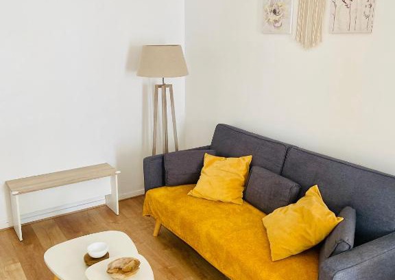 Les Clayes-sous-Bois Apartment | Berber Style