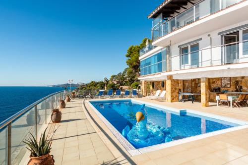 Lloret de Mar Villa | Bergantin 5 rooms