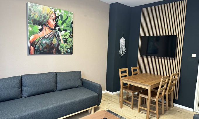 Neukoelln Apartment | BERLIN - IMMA WAT LOS - Apartment for up to 11 people