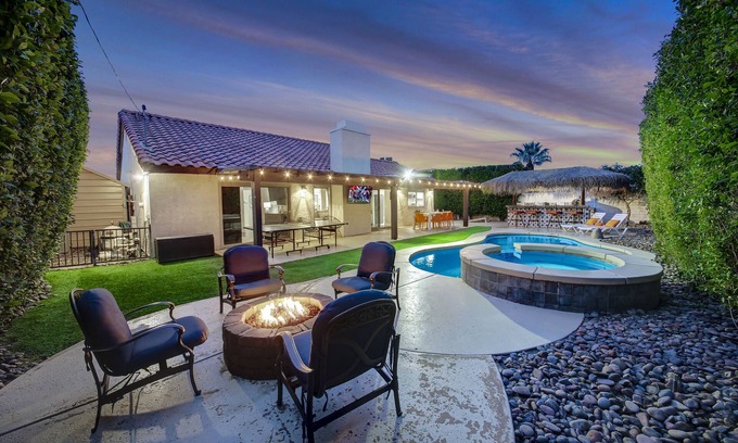 Bermuda Dunes House | Bermuda Bliss: Pool, Spa, Misters, Ping Pong, BBQ!