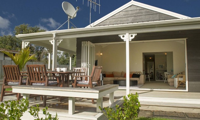 Whangamata Cottage | Best at The Beach - Whangamata Holiday Home