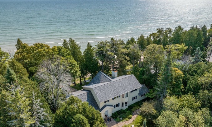 Jacksonport House | Best Beach in Door Co! Sleeps 8 - Fall Dates Still Available!