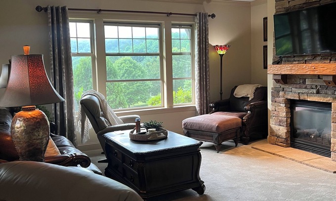 Maggie Valley Condo | Best Choice Beautiful Smokey Mountain Getaway Luxurious Condo