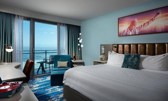 East Daytona Hotel | Best Choice for a Sunny Vacay! Unit w/Ocean View, Outdoor Pool, Pet-friendly!