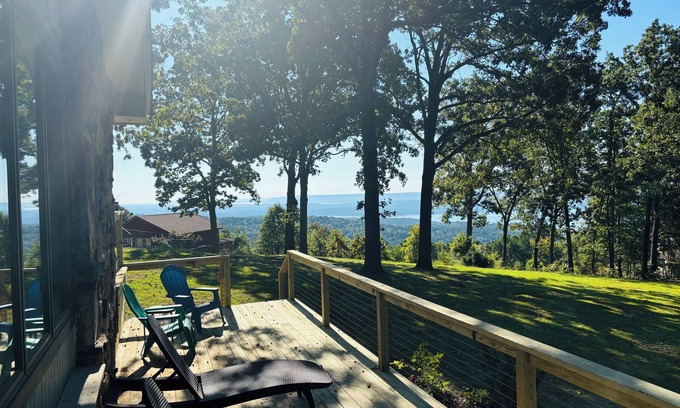 Fairfield Bay House | Best Lake Views, Sleeps 8 Pool, Tennis Pickleball & Marina