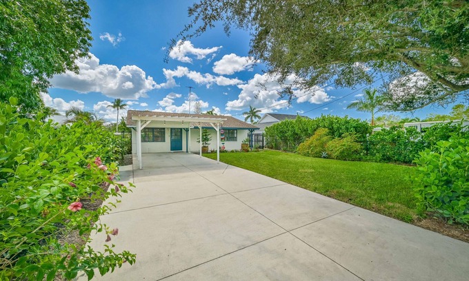 Central Naples House | Best location, 1.6m to the beach. Long stay 20% discount