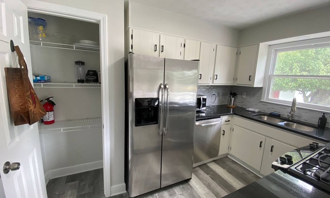Snellville House | BEST LOCATION- 3Br-1.5Bath - Close to everything!!