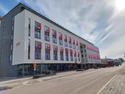 Jyvaskyla Apartment | Best location city center studio with balcony and free parking Kotimaailma apartments