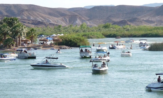 Yuma House | Best location on the river A frame house