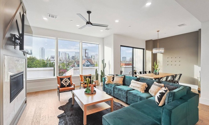 Cedars House | Best of The Cedars - Dallas Views, Rooftop Luxury