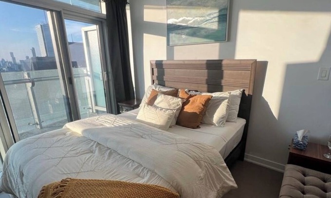 Toronto Entertainment District Condo | Best Place to stay in Toronto