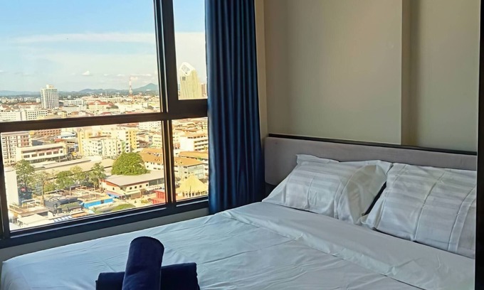 Pattaya Bay Apartment | Best Pool With 360 View of Pattaya & Best Location