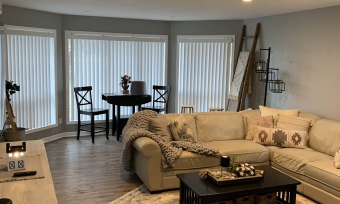 Athol House | Best ski and snowmobiling location, Nice house on 5 acres w/hot tub