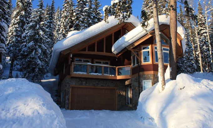 Golden House | Best Ski-in/Ski-Out Luxury Chalet at Khmr - Hot Tub, Heated Floors, game table