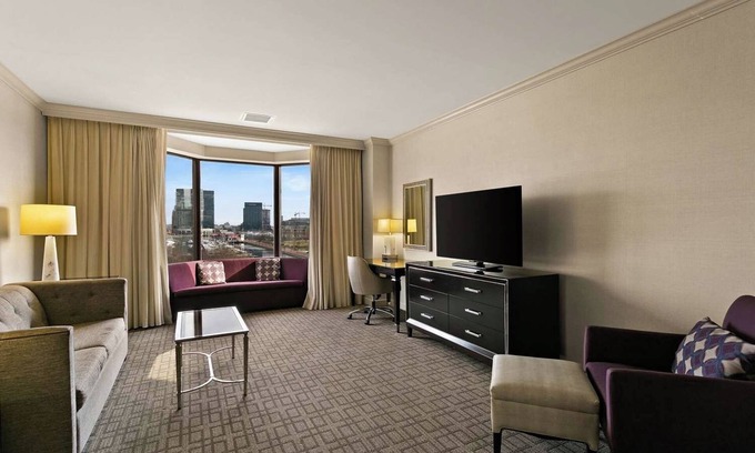 Downtown Baltimore Hotel | Best Value, Quality Stay! Close to M&T Bank Stadium, Pet-Friendly, w/Pool