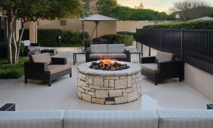 North Dallas Apartment | Best Value, Quality Stay! Pet-friendly & Modern Unit Near NorthPark Center Mall