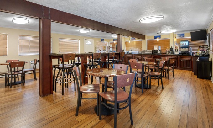 Mojave Hotel | Best Western Desert Winds