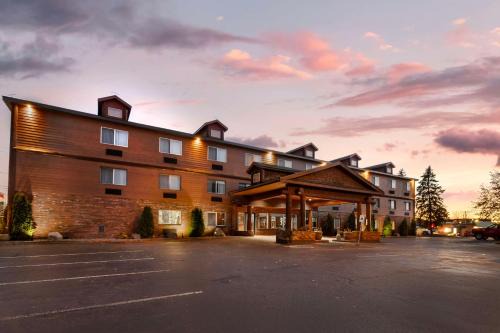 Minocqua Hotel | Best Western Plus Concord Inn