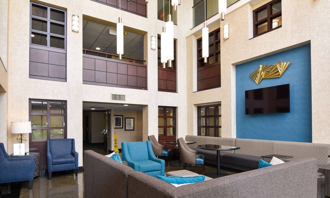 Indianapolis Hotel | Best Western Plus Indianapolis North at Pyramids