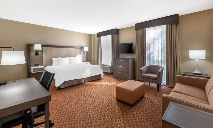 The Crossings Hotel | Best Western Plus Kendall Hotel & Suites
