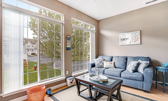 Bethany Breeze House | Bethany Breeze Townhouse with High-Speed WiFi, Shared Pool, & Washer/Dryer