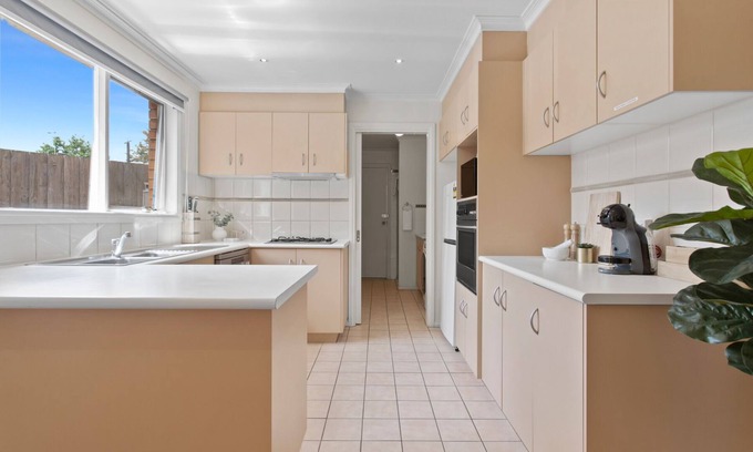 Malvern East House | Bethany in Malvern by Ready Set Stay - WIFI, full linen and towels