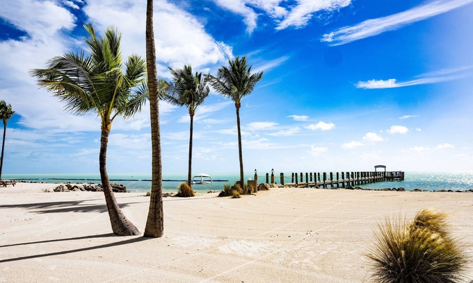 Islamorada Hotel | Better Choice for your Vacation! 2 Comfortable Units, Beachfront, Outdoor Pool