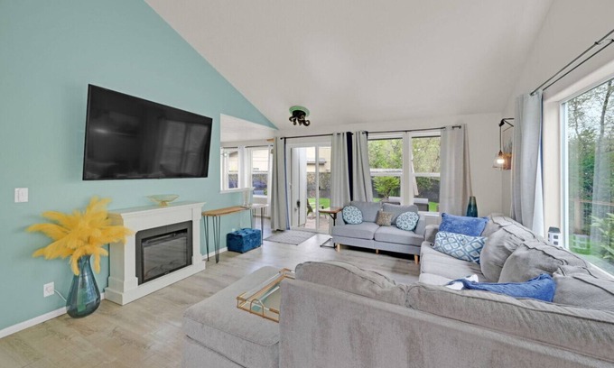 Central Oregon House | Better than a hotel, dog friendly, custom finishes