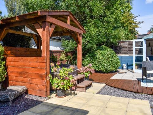 Abergavenny House | Beval Cottage