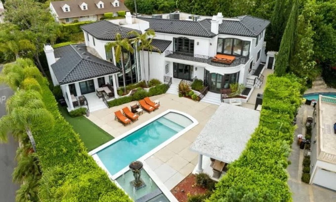 Beverly Hills House | Beverly Hills Contemporary Classic Estate