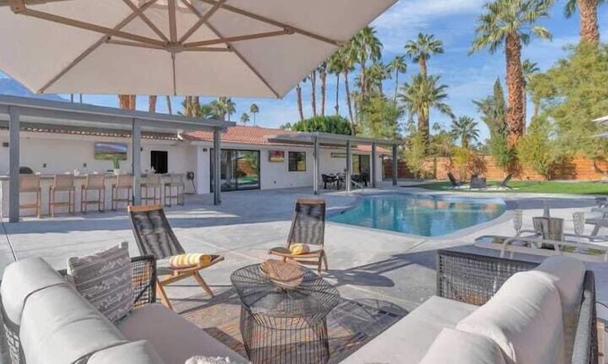 Araby House | Beverly Private Desert Oasis