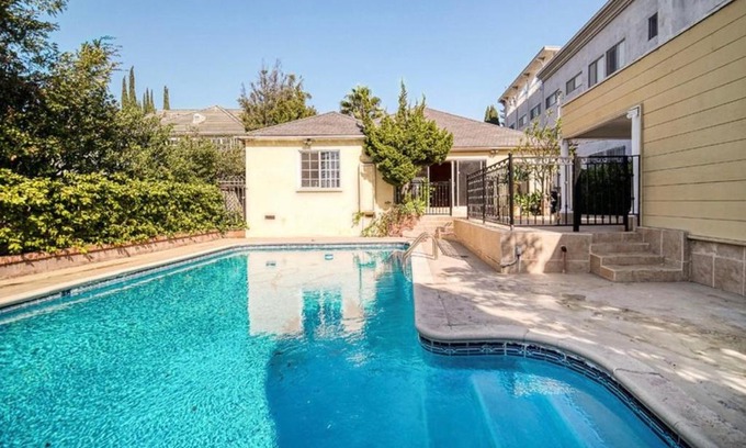Pico - Robertson House | Beverly STAR-HIT house