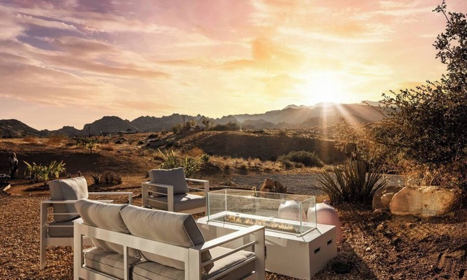 Pioneertown House | Beyond | Walk to Red Dog & Pappy's