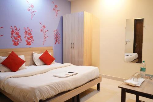 Hauz Khas Village Hotel | Bharat Vandana - near yashobhoomi