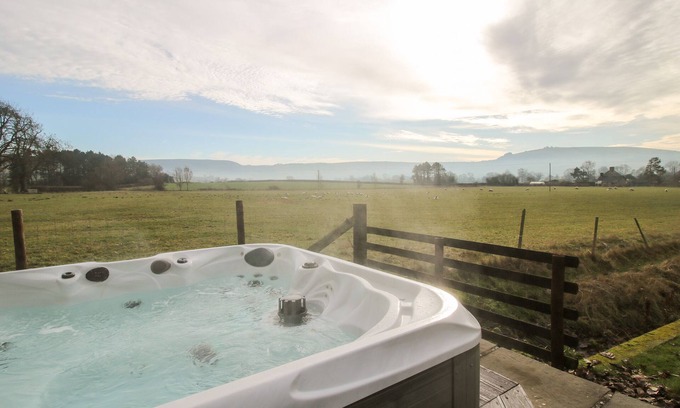 Clun Cottage | Bicton Lea
