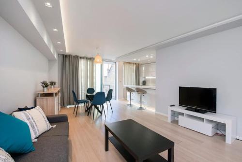 Cathedrals Apartment | Big and Bright London Bridge unit