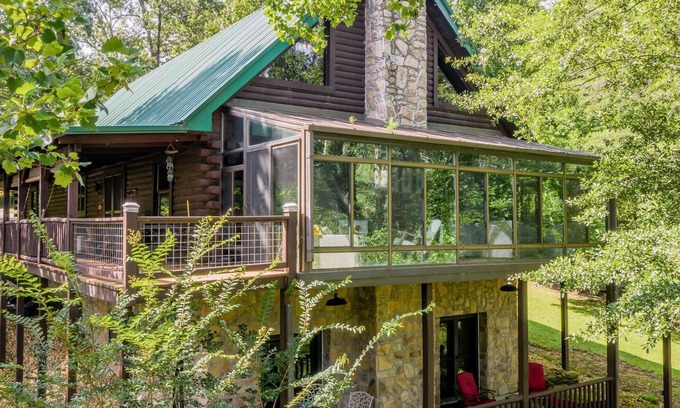 Houston House | Big Bend Retreat: 5 BR, 3 BA House in Houston, Sleeps 14
