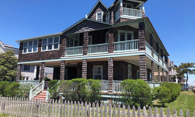 Avon House | Big Charming Bay Head Beach House on East Ave -Ocean Views, Ping Pong, Big Yard!