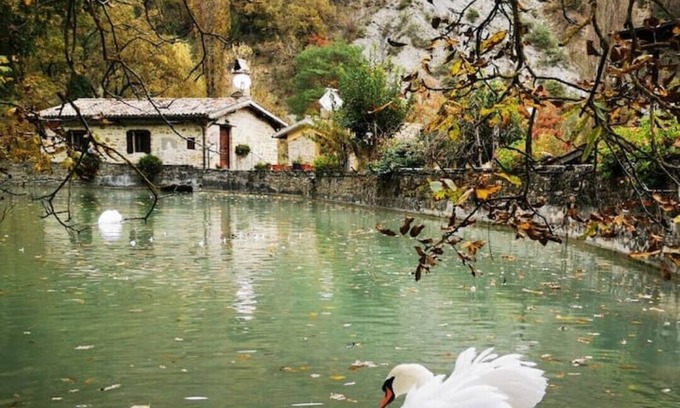 Assisi House | Big house sourrounded by greenery