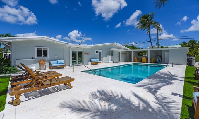 Big Pine Key House | Big Pine Latitude Adjustment | 5 Bed, 3 Bath
