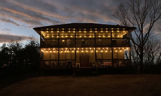 Toccoa House | Big, very private country house where everyone can finally get together 🤙🏼
