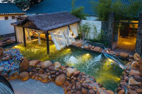 Lintong District Hotel | BigHouse