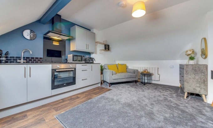 Sheffield Apartment | Bijou Booth House Loft