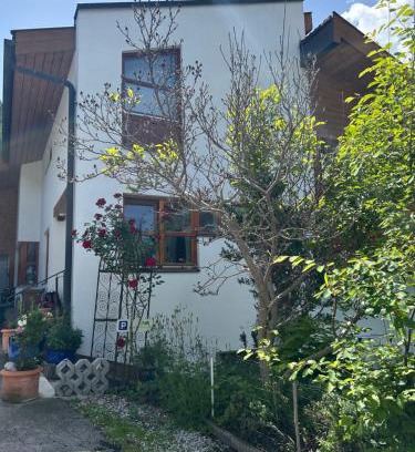Mieders House | Bijou Homestay II - Mansarde Room w Mountain View