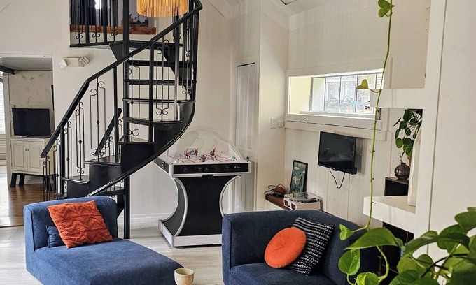 Eastman House | Bikes, Beach & Bistro Steps from Door