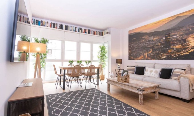 Bilbao City Centre Apartment | Bilbao Henao Park from Bilbao Suites, in the center with direct garage