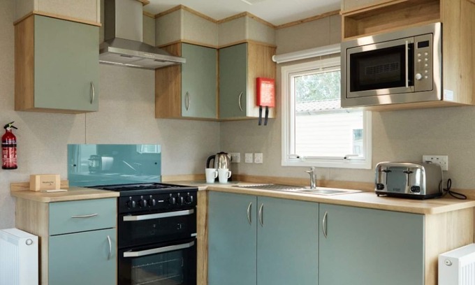 Great Houghton House | Billing Aquadrome Silver 3 Bed Caravan KM120
